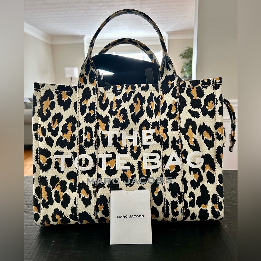 Medium Tote Bag